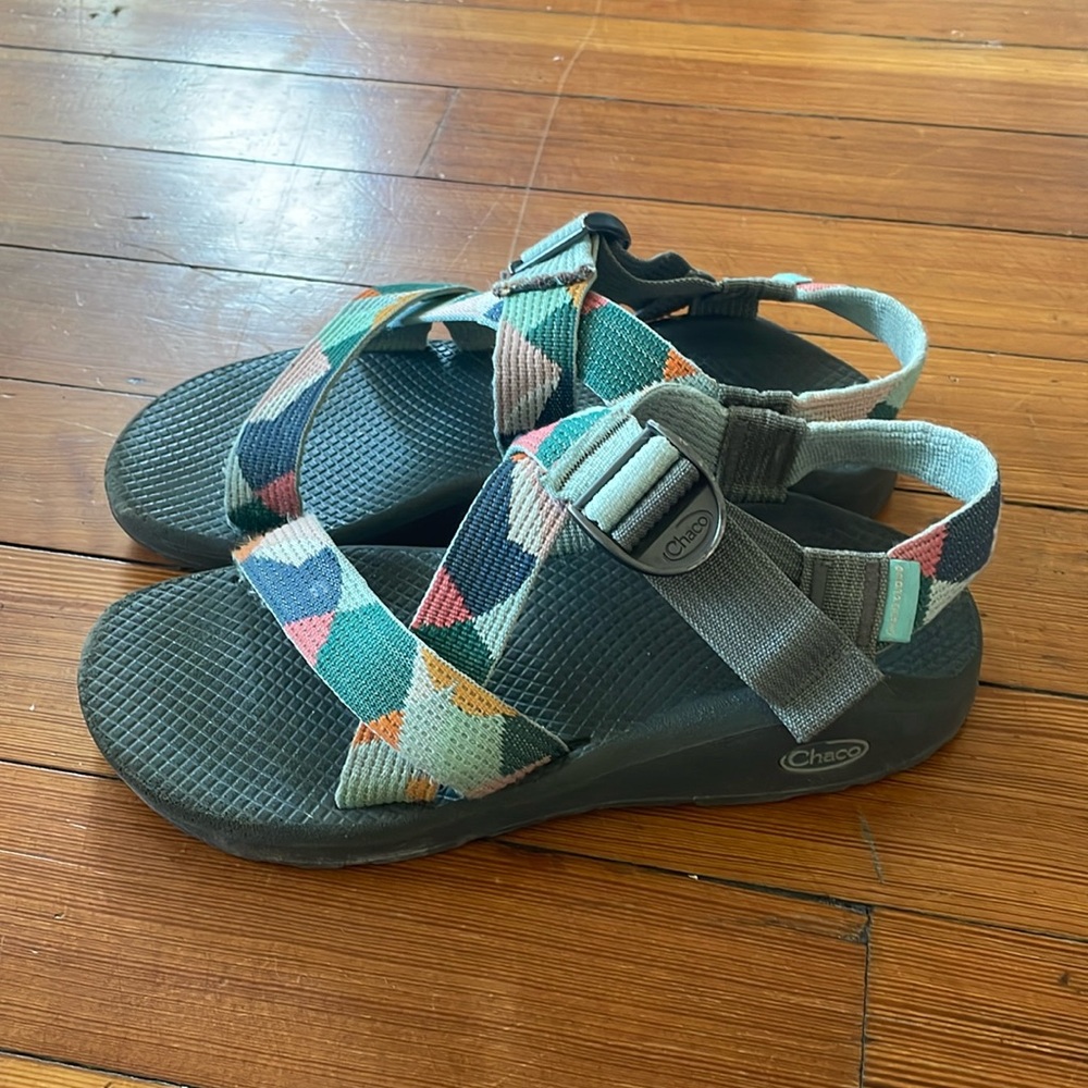 Chaco’s WOMEN'S Z/CLOUD ADJUSTABLE STRAP CUSHIONED SANDAL